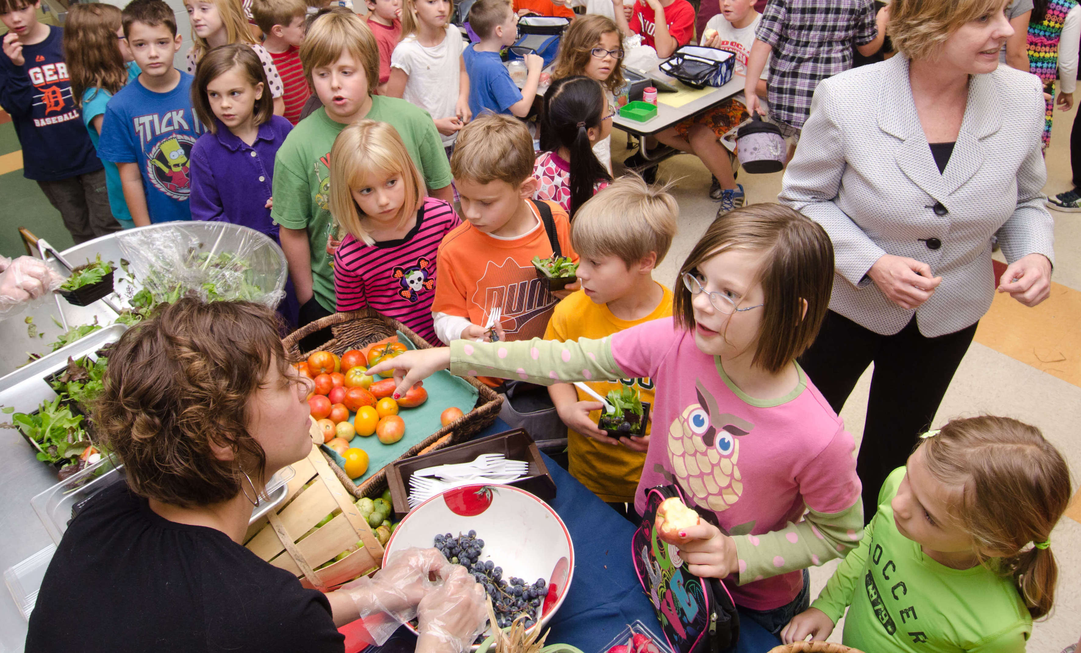 kid lunch line