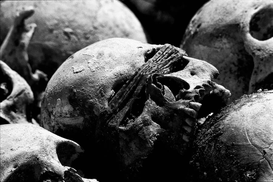skulls mass grave
