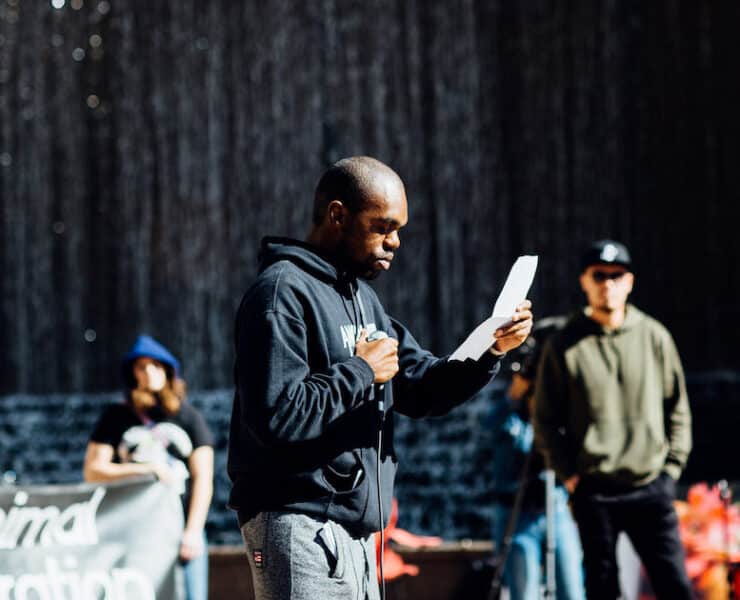 Sample essay for summarizing, paraphrasing, and quoting picture