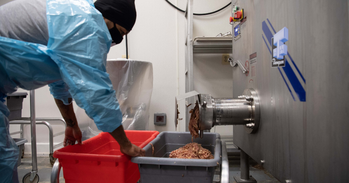 Meatpacking Companies Are Using This Maneuver to Avoid Addressing ...